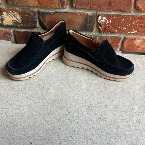 NWOT Black Suede Platform Loafers size 37 - Picture 1 of 5